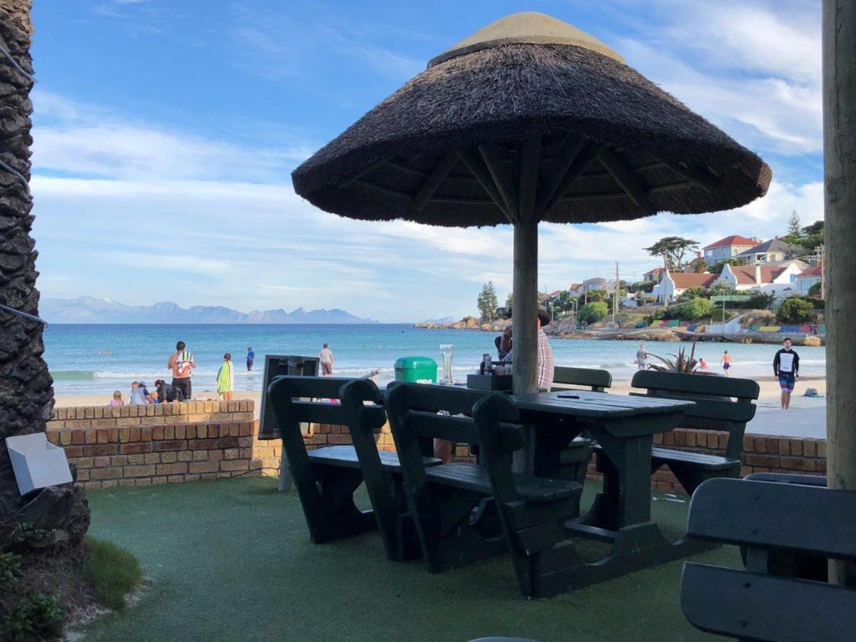 1 Mountain Rd Boutique B & B Fish Hoek Dış mekan fotoğraf